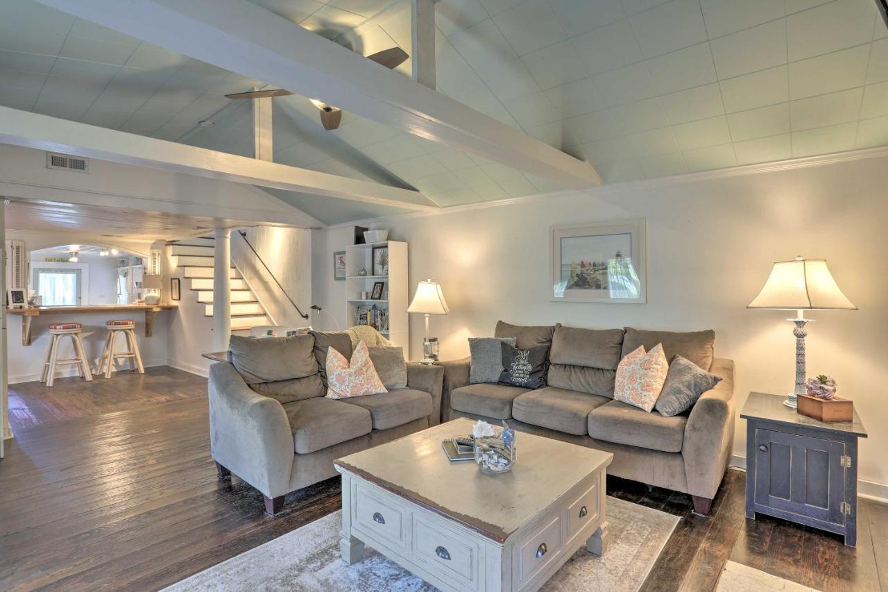 Coastal, Walkable Home In Historic Southport! Экстерьер фото