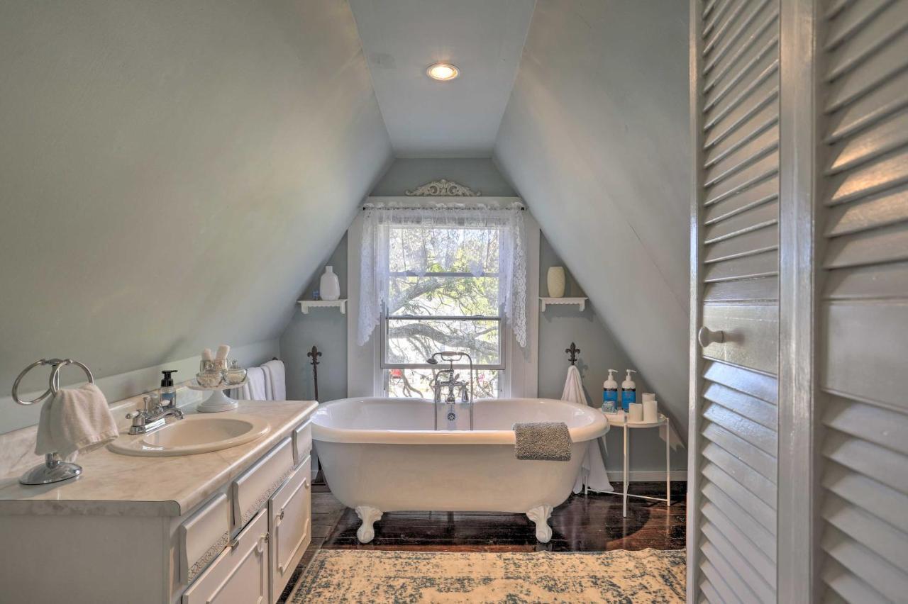 Coastal, Walkable Home In Historic Southport! Экстерьер фото